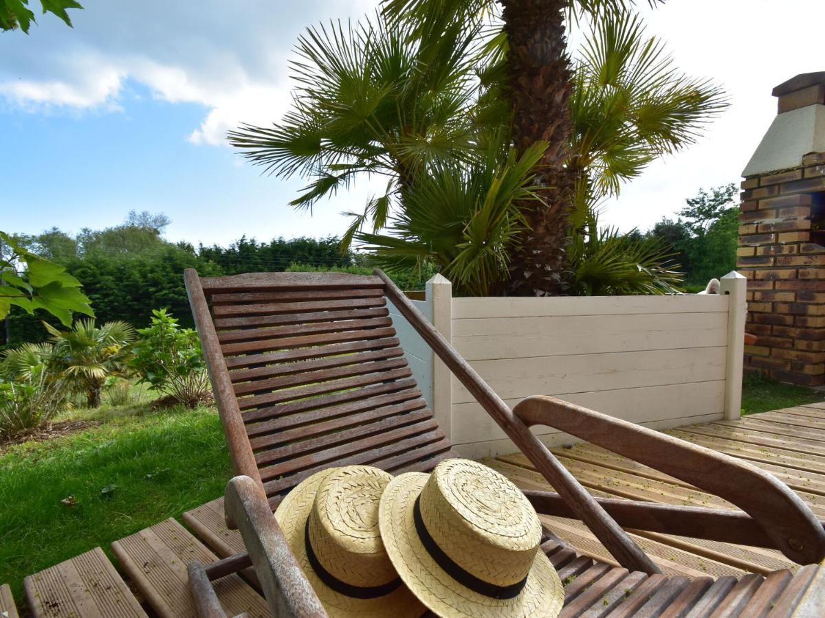 Superb Holiday Home Near The Beach Quinéville Extérieur photo
