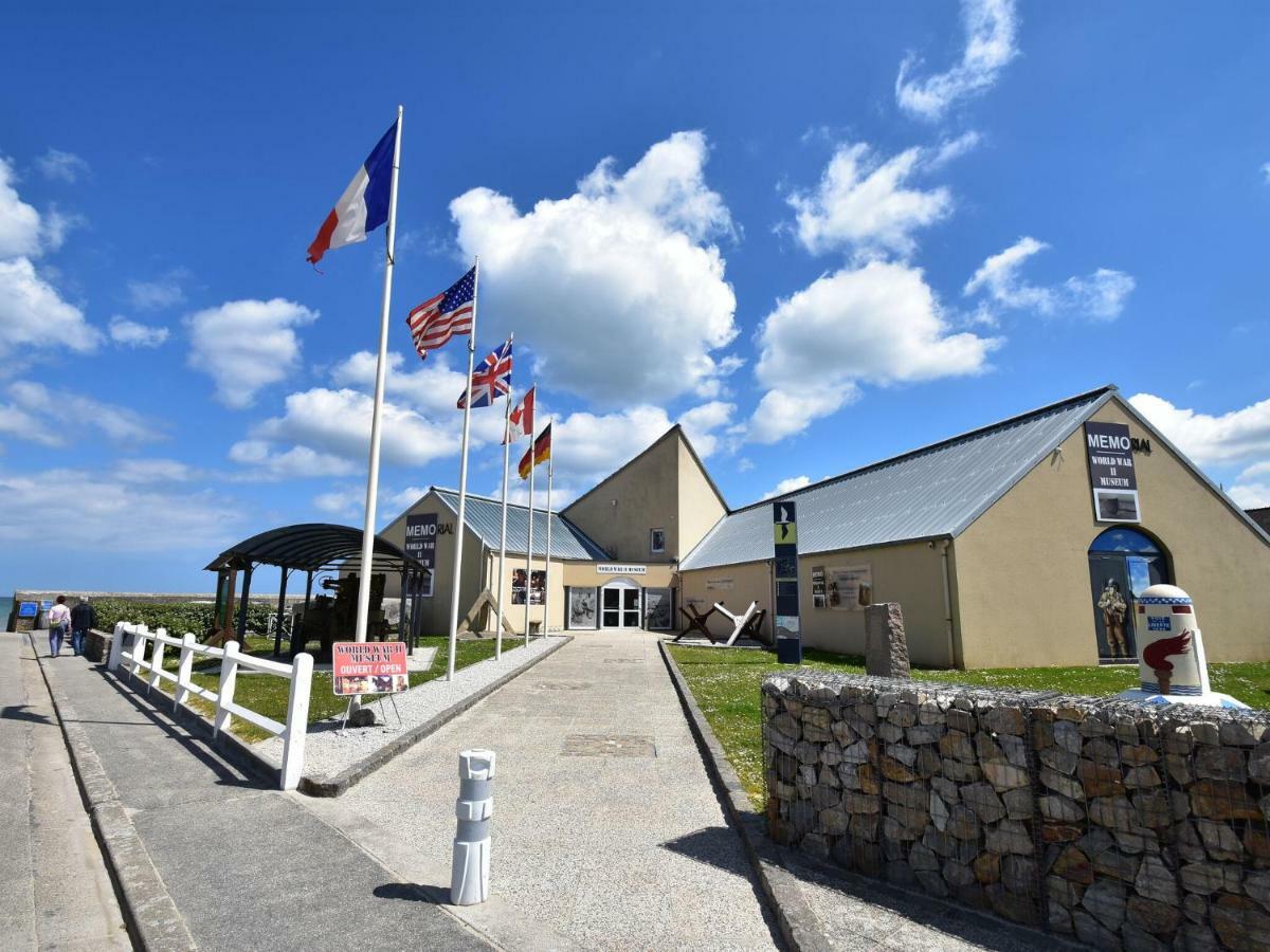 Superb Holiday Home Near The Beach Quinéville Extérieur photo
